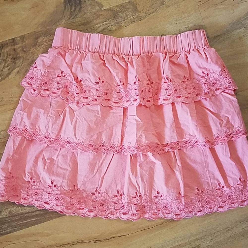 Lace embroidered skirt